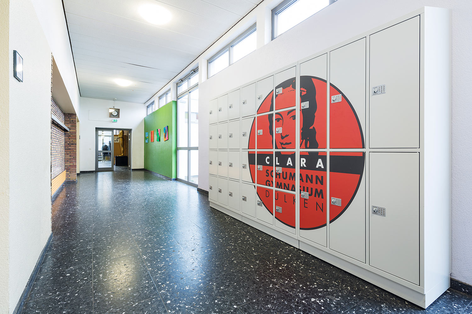 Das Schließfach von astradirect, im Clara Schumann Gymnasium in Viersen. Fotos von Stefan Laus